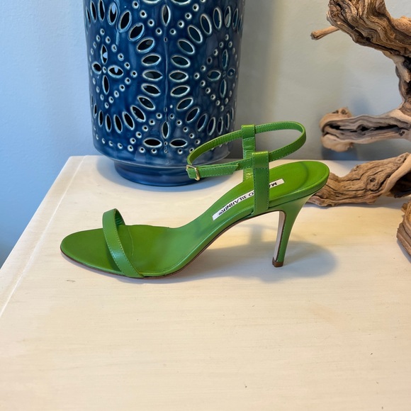 Manolo Blahnik Green Heels Elegant Design - Picture 3 of 8